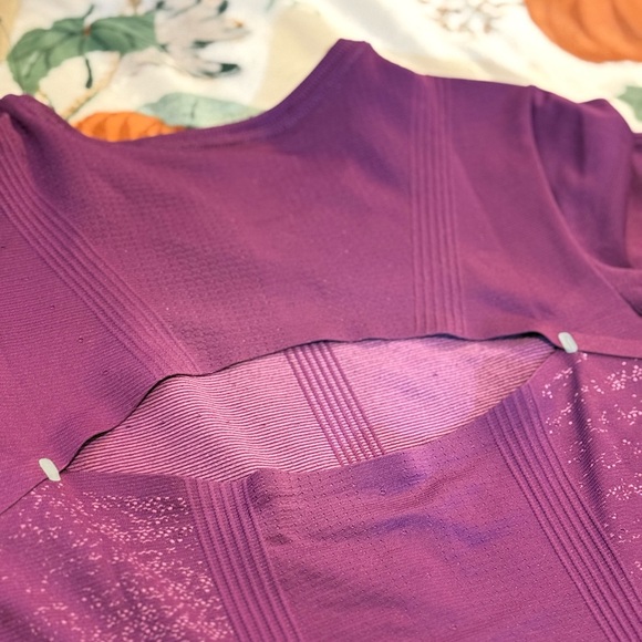 Women’s Nike XS work out top with DRI-FIT ADV technology - Picture 8 of 9